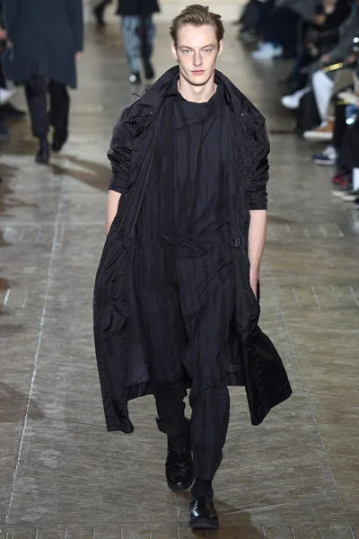 Look 25